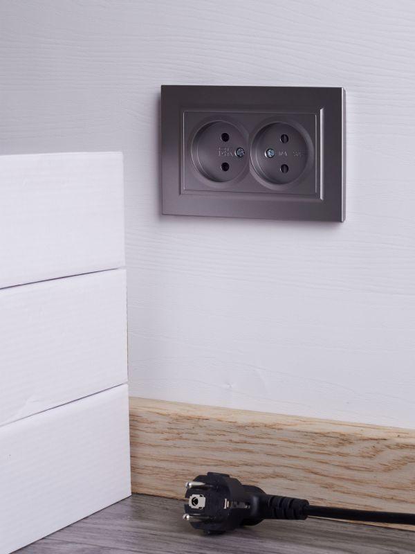  Розетка 2-м СП BRITE РСш12-2-БрС 10А в сборе без заземл. защ. шторки сталь IEK BR-R23-10-K46-F фото в каталоге от BTSprom.by