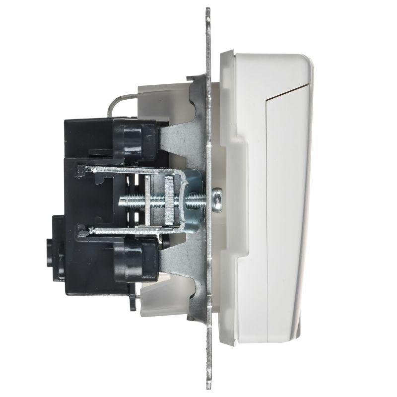  Розетка BRITE РСбш10-3-44-БрАБ 16А IP44 с заземл. защ. шторки с крышкой механизм арктич. бел. IEK BR-R16-16-44-K91 фото в каталоге от BTSprom.by