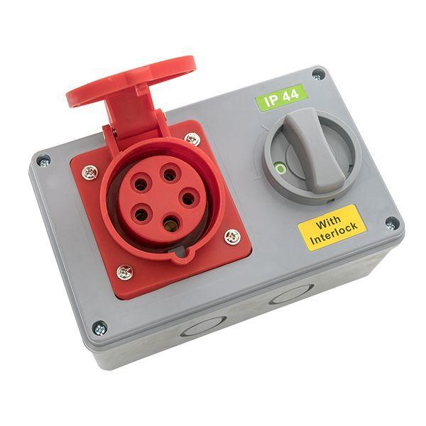  Розетка 1415 3Р+РЕ+N 16А 380В IP44 с блокировкой и выкл. EKF ps-1415-16-380 фото в каталоге от BTSprom.by