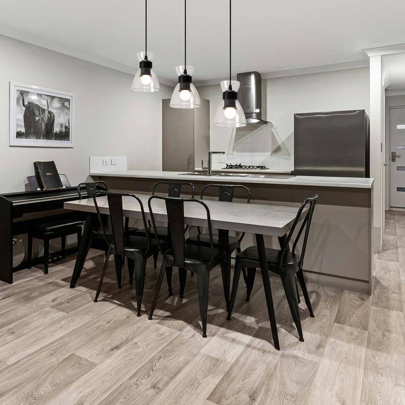  Светильник Topi 40Вт E27х3 IP20 подвесной Freya FR5503PL-03B фото в каталоге от BTSprom.by