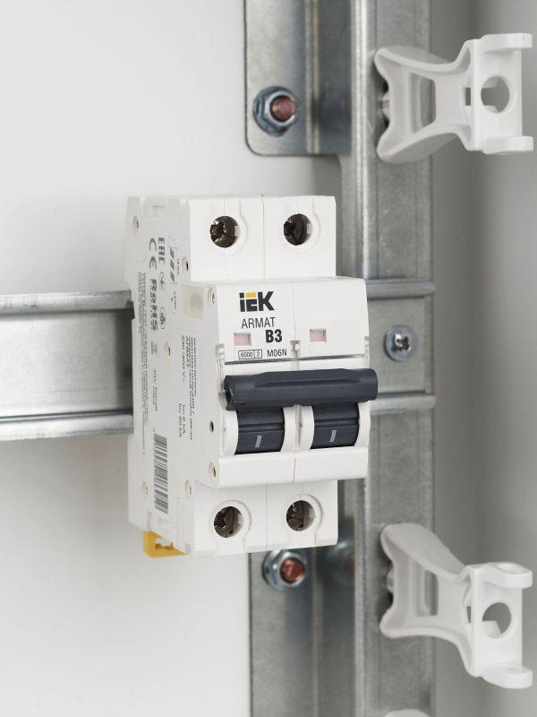 Выключатель автоматический модульный 2п B 3А M06N ARMAT IEK AR-M06N-2-B003 фото в каталоге от BTSprom.by