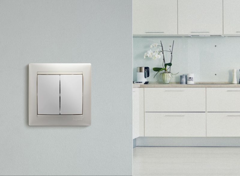  Выключатель 2-кл. СП Valena 10А IP31 250В механизм бел. IEK 774405 фото в каталоге от BTSprom.by