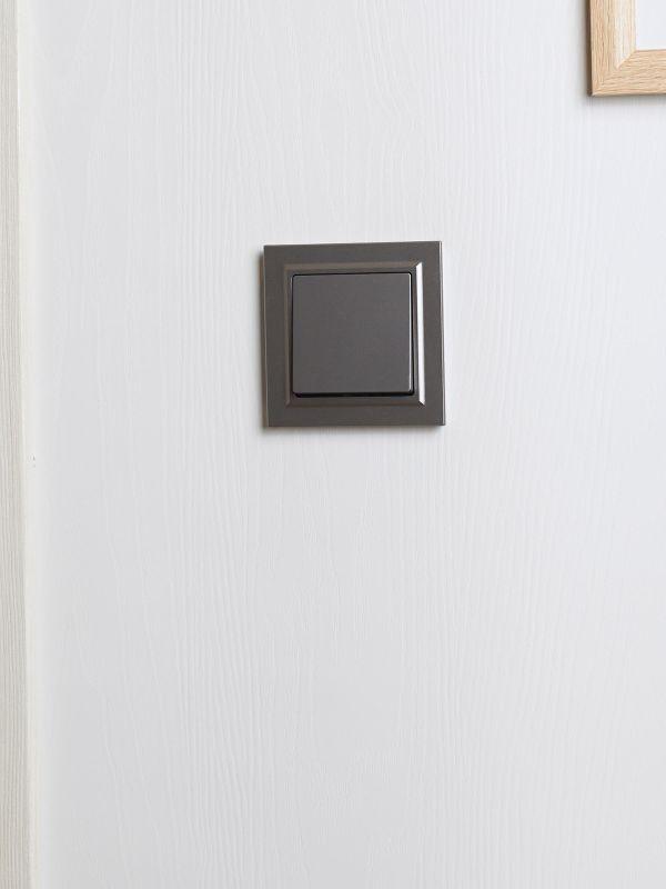  Рамка 1-м IP44 BRITE РУ-1-БрС-44 сталь IEK BR-M12-44-K46 фото в каталоге от BTSprom.by