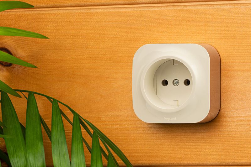  Розетка 1-м ОП Quteo 16А IP20 2P без заземл. без защ. шторок сл. кость IEK 782240 фото в каталоге от BTSprom.by