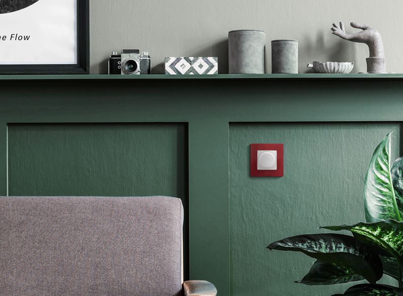  Механизм светорегулятора поворотного СП Etika 300Вт без нейтрали бел. IEK 672219 фото в каталоге от BTSprom.by