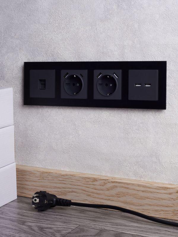  Рамка 4-м BRITE РУ-4-2-Бр стекло черн. матов. IEK BR-M42-G-31-K02 фото в каталоге от BTSprom.by