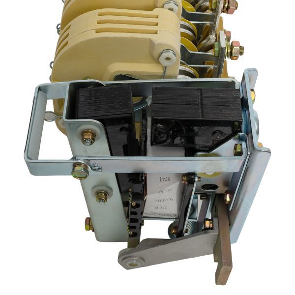  Контактор КТ-6033 250А кат. 220В AC 3НО+3НЗ EKF kt6033-220 фото в каталоге от BTSprom.by