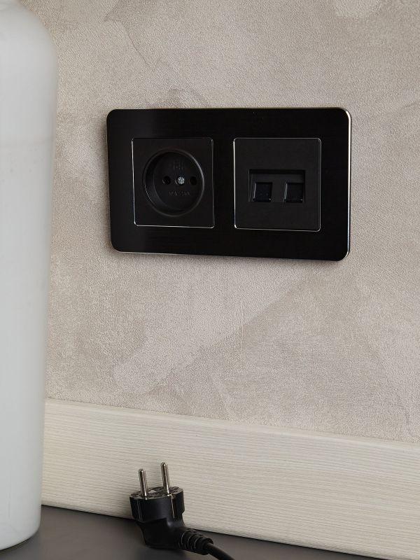  Рамка 2-м BRITE РУ-2-1-Бр метал. черн. RE AL IEK BR-M22-M-21-K02 фото в каталоге от BTSprom.by