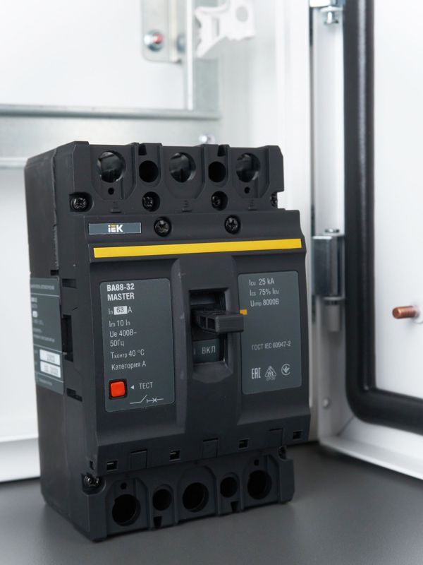  Выключатель автоматический 3п 63А 25кА ВА88-32 MASTER IEK SVA10-3-0063-02 фото в каталоге от BTSprom.by
