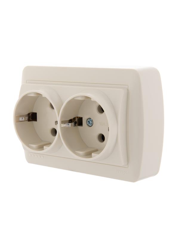  Розетка 2-м ОП Demet 16А IP20 с заземл. закрыт. корпус керамика крем. LEZARD 711-0300-127 фото в каталоге от BTSprom.by