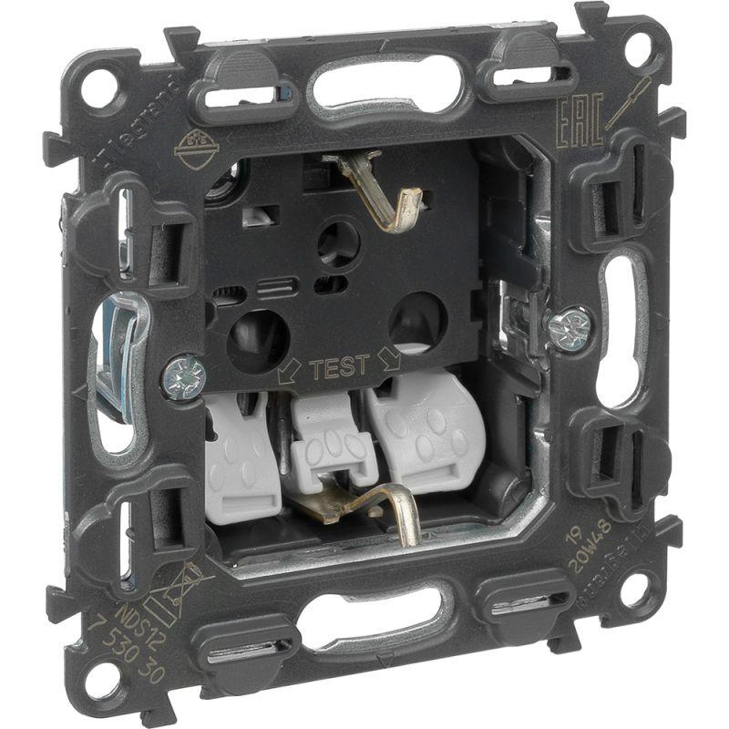  Розетка 1-м СП Valena In'matic 16А IP20 250В 2P+E защ. шторки безвинтов. клеммы механизм Leg 753030 фото в каталоге от BTSprom.by