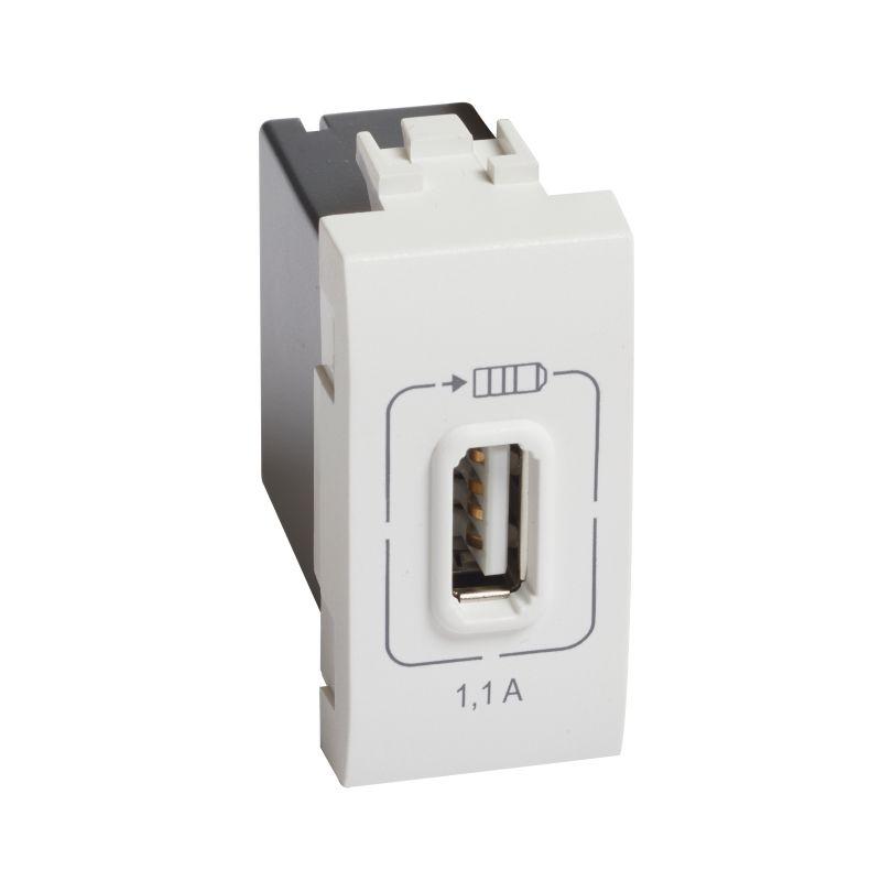 розетка usb mosaic 1мод. 1.1а 230/5в бел. leg btc n4285c1 от BTSprom.by