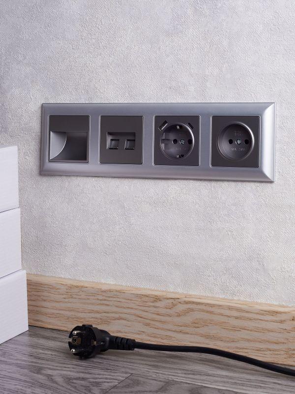  Рамка 4-м BRITE РУ-4-Бр алюм./алюм. IEK BR-M42-12-K47 фото в каталоге от BTSprom.by