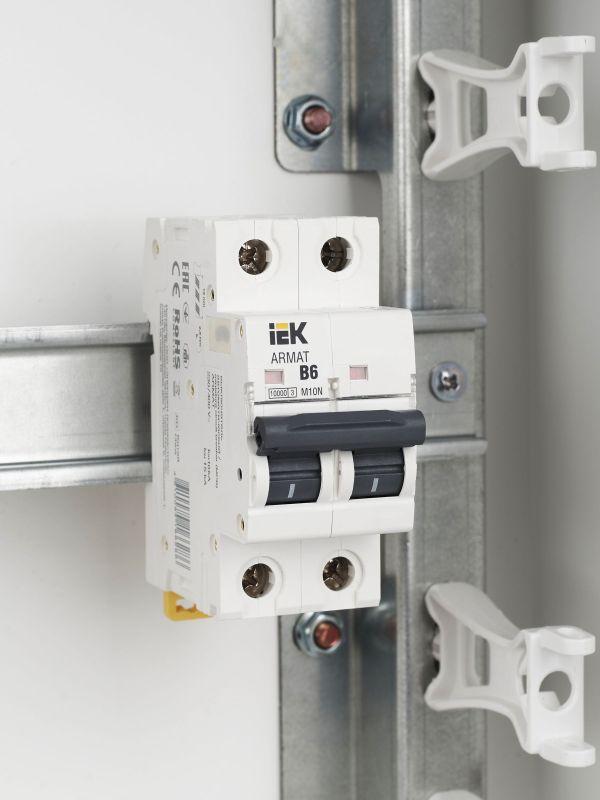  Выключатель автоматический модульный 2п B 6А M10N ARMAT IEK AR-M10N-2-B006 фото в каталоге от BTSprom.by