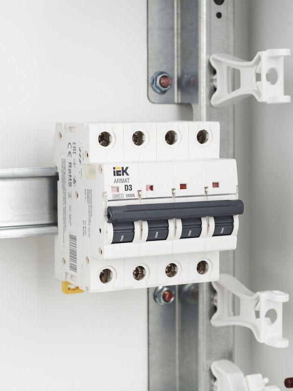  Выключатель автоматический модульный 4п D 3А M06N ARMAT IEK AR-M06N-4-D003 фото в каталоге от BTSprom.by