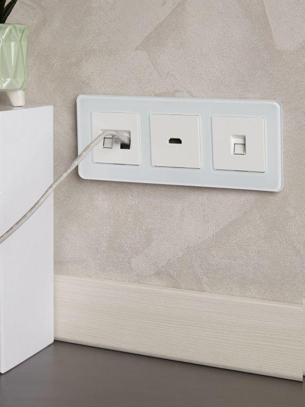  Рамка 3-м BRITE РУ-3-2-Бр стекло бел. RE IEK BR-M32-G-41-K01 фото в каталоге от BTSprom.by