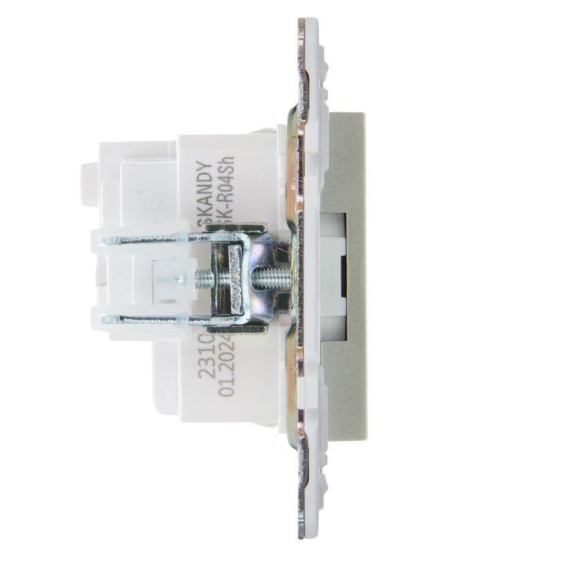  Розетка SKANDY 16А с заземл. защ. шторки SK-R04Sh шампань IEK SK-R14-16-K37 фото в каталоге от BTSprom.by